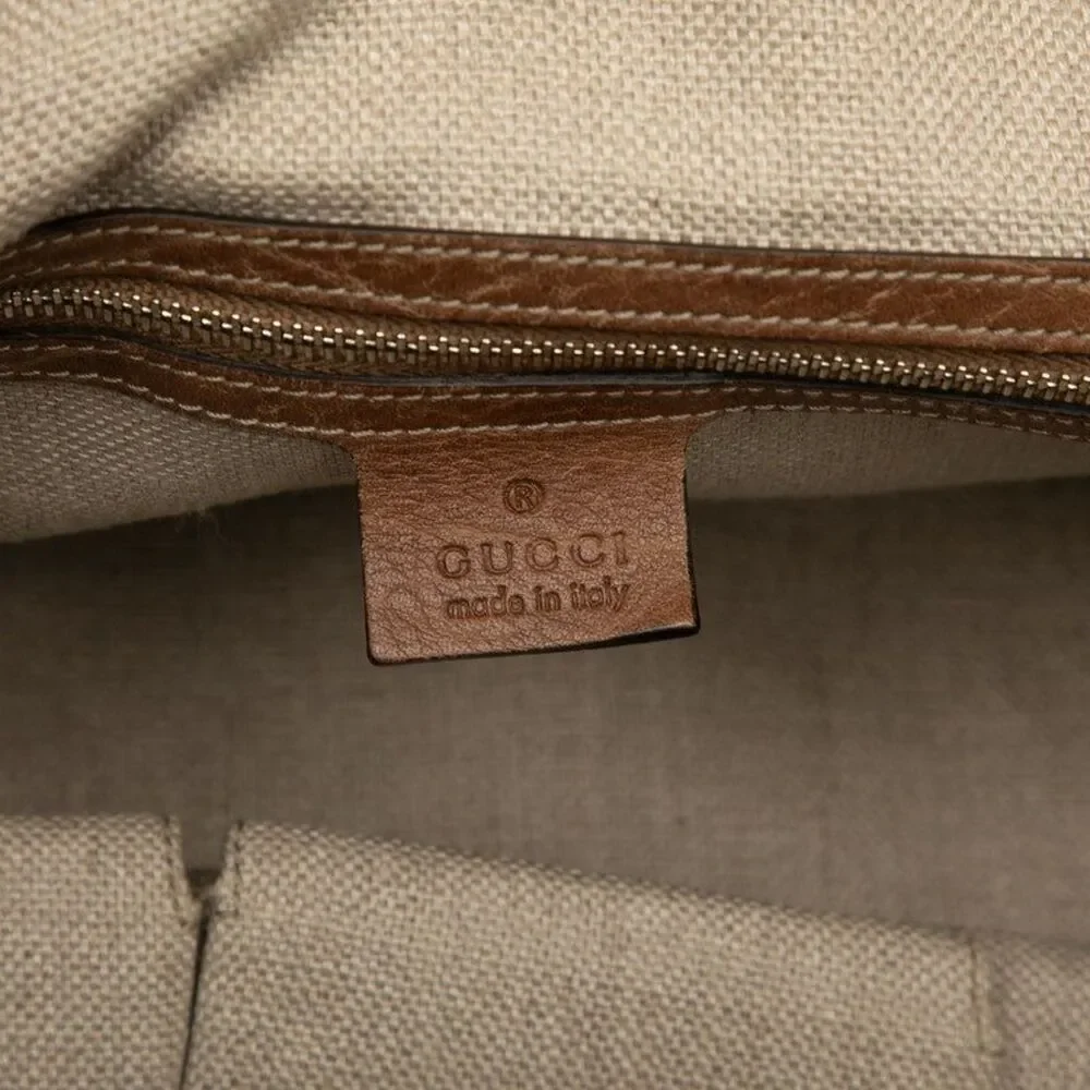 Gucci delivery duty